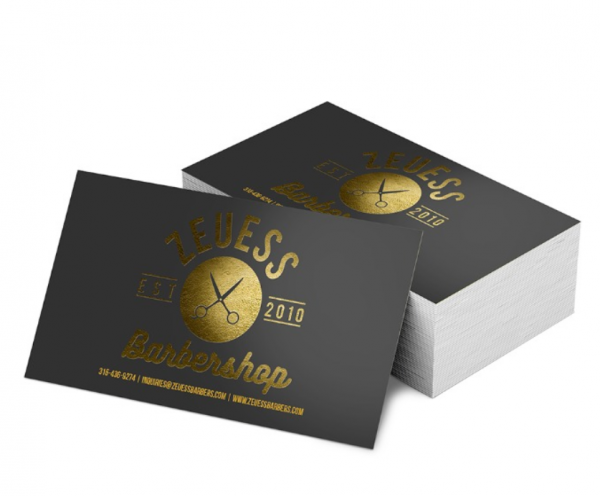 Kartu nama dengan cetakan foil yang mengkilap